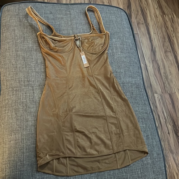 Skims Sexy Launge - Picture 8 of 12